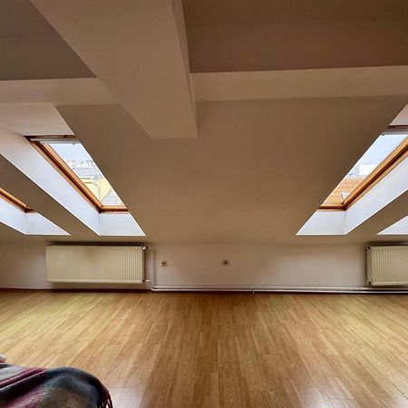 120 M2 Apartment In The Centre Of The Old Town Bratislava Bagian luar foto